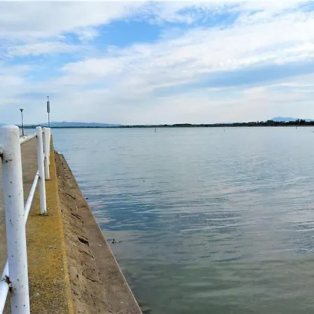 Tuoro Sul Trasimeno Apartment *